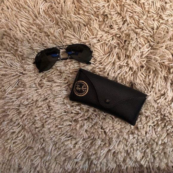 Black Ray Ban Aviators